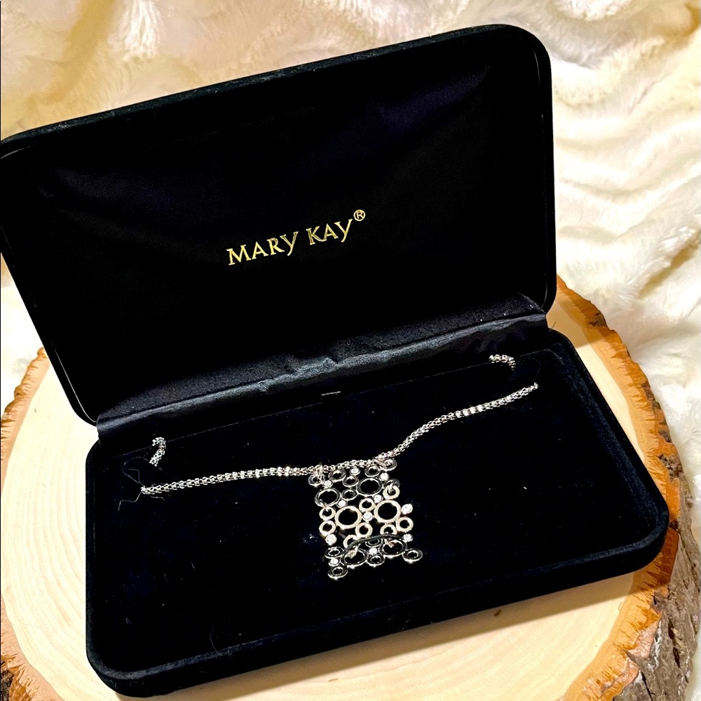 Mary Kay silver tone crystal filled bubble circle necklace in velvet box NEW